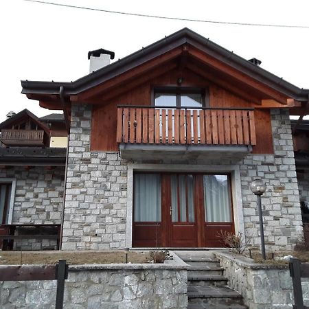 Casa Vacanze Emilio Temù Eksteriør billede