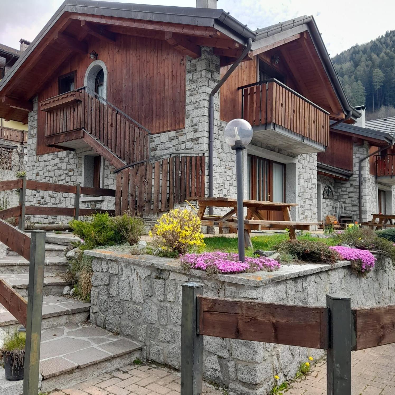 Casa Vacanze Emilio Temù Eksteriør billede