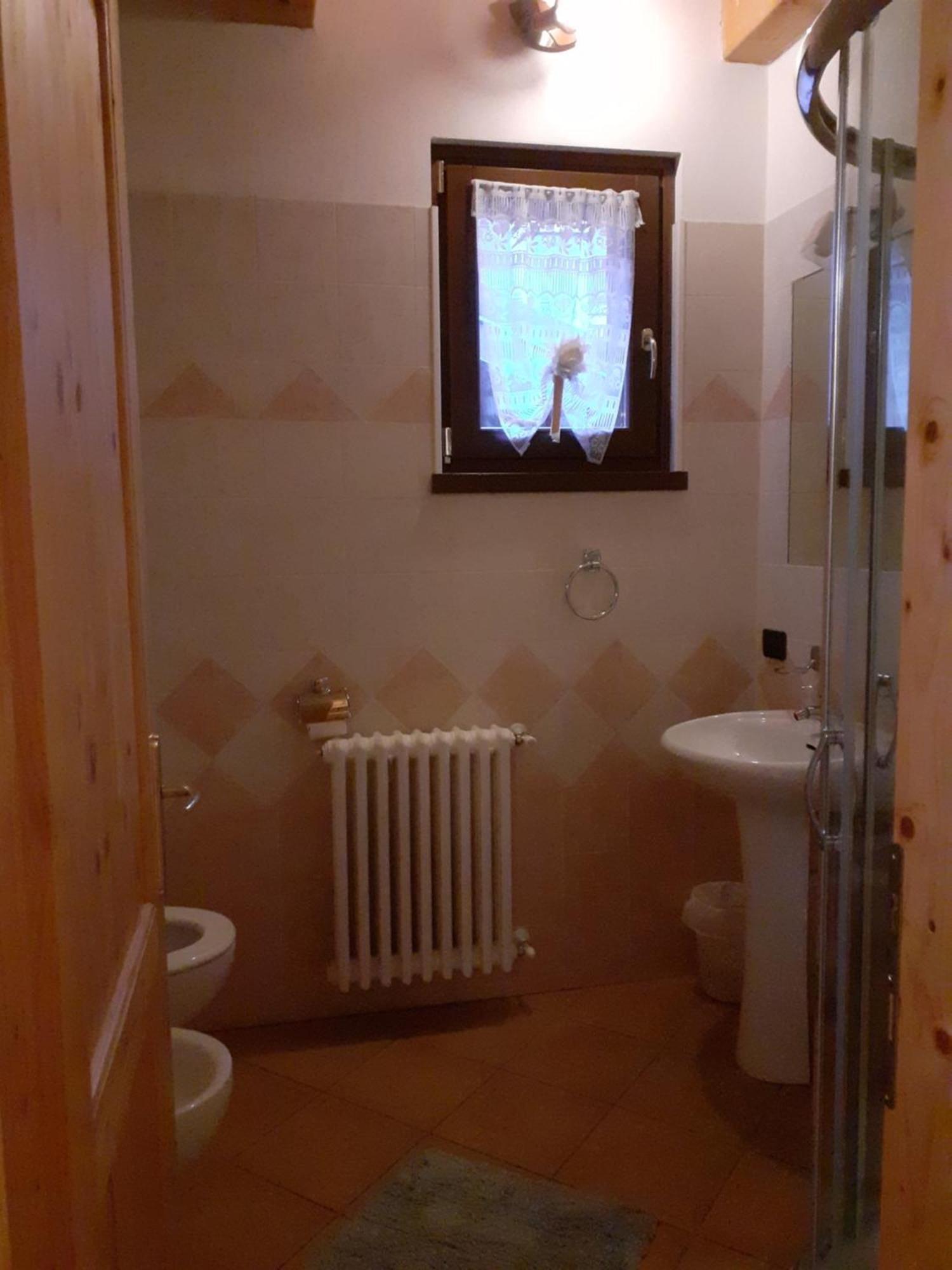 Casa Vacanze Emilio Temù Eksteriør billede